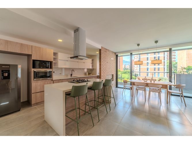 Apartamento de 3 alcobas en venta en Conquistadores, Medellín, 104 m² · foto 10 de 24