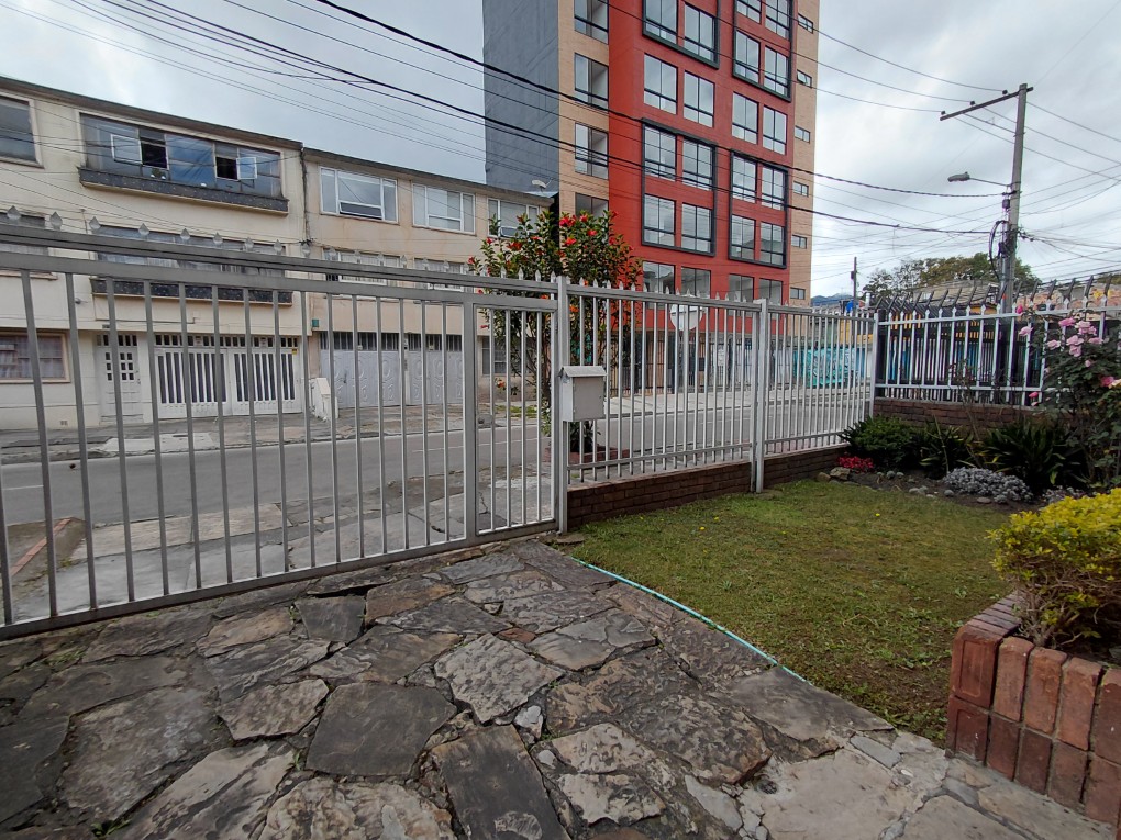 Casa en venta en Galerias, Bogotá · foto 19 de 24