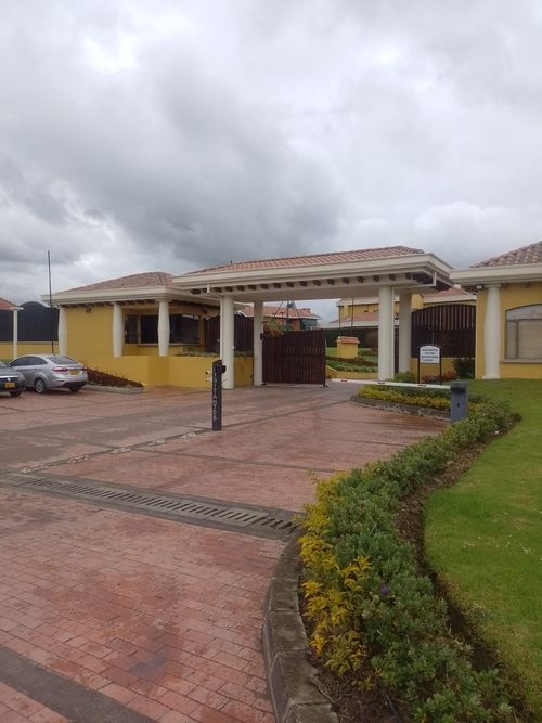 Casa de 5 alcobas en venta en Pueblo Viejo, Cota, 527 m² · foto 9 de 24