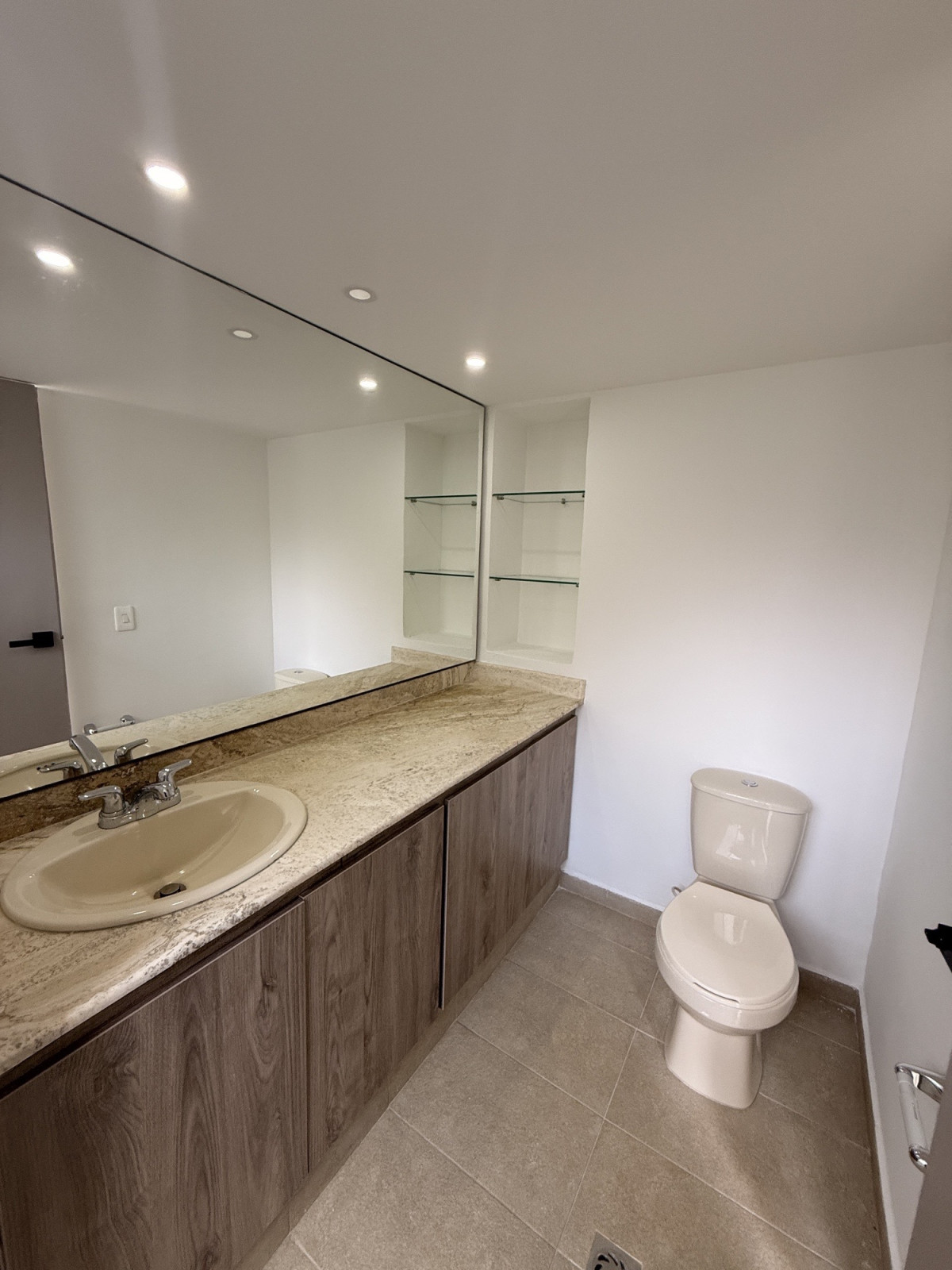 Apartamento en arriendo en Las Lomas No.1, Medellín · foto 14 de 18