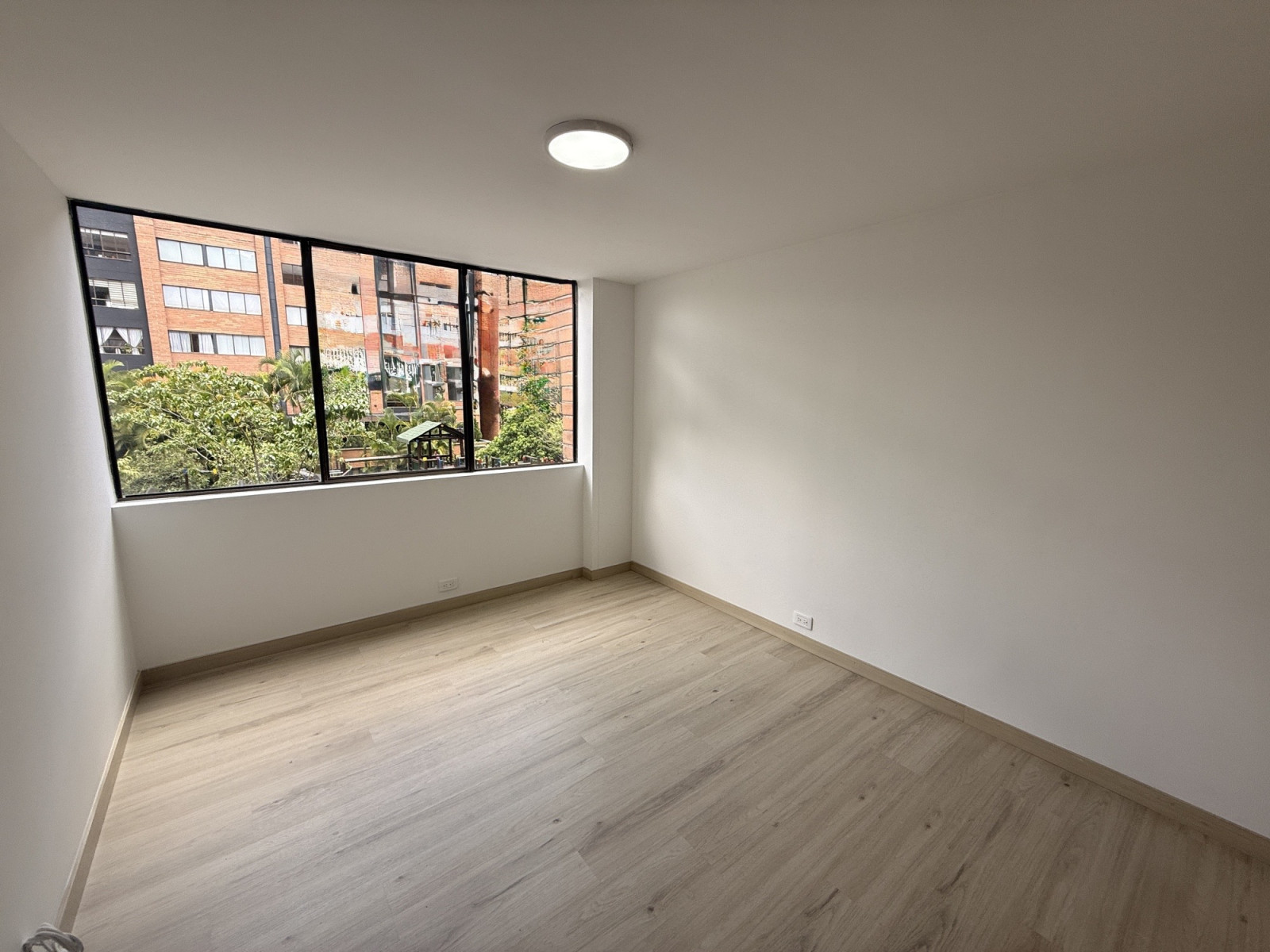 Apartamento en arriendo en Las Lomas No.1, Medellín · foto 15 de 18
