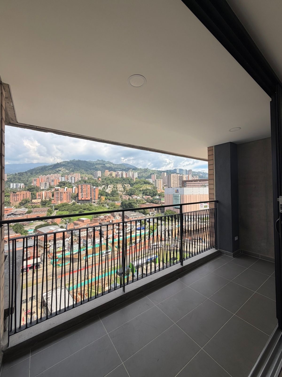 Apartamento en venta en Las Vegas, Envigado · foto 2 de 18