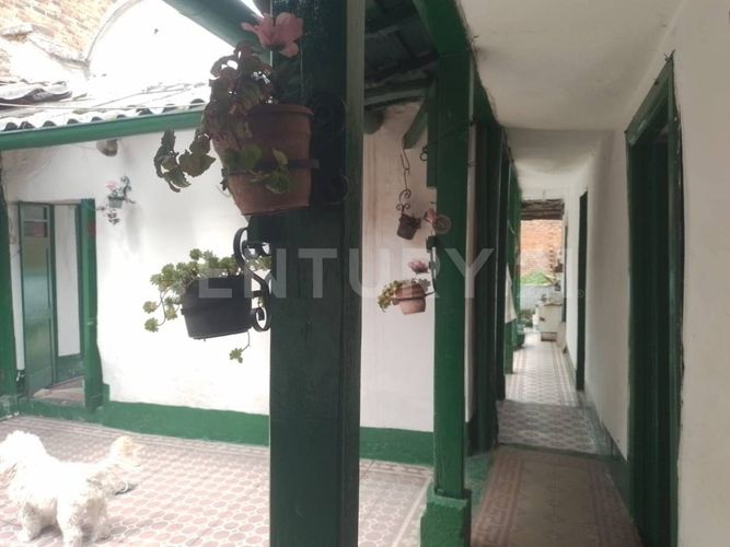 Casa de 7 alcobas en venta en Egipto, Bogotá, 250 m² · foto 2 de 16