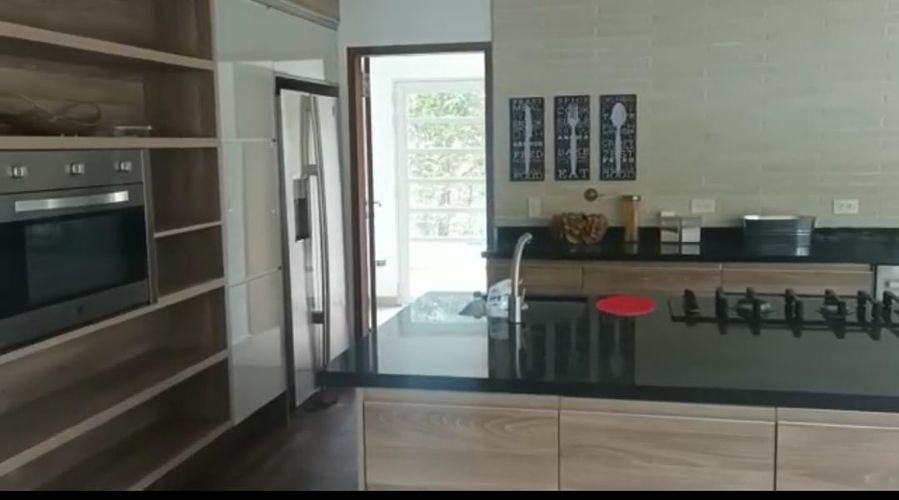 Casa de 4 alcobas en venta en Loma Del Escobero, Envigado · foto 15 de 19