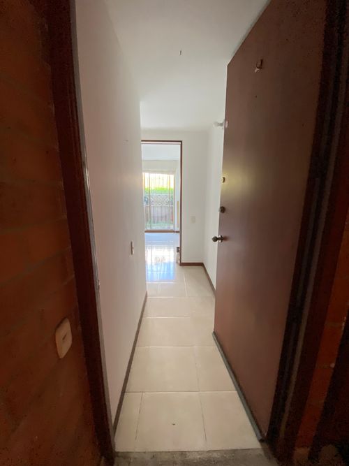 Casa de 3 alcobas en venta en Prados Del Limonar, Cali, 120 m² · foto 2 de 24