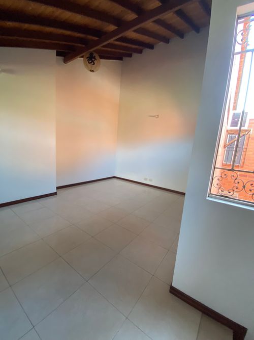Casa de 3 alcobas en venta en Prados Del Limonar, Cali, 120 m² · foto 16 de 24
