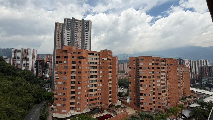 Apartamento de 5 alcobas en venta en Vegas De La Doctora, Sabaneta, 236 m² · foto 2 de 24