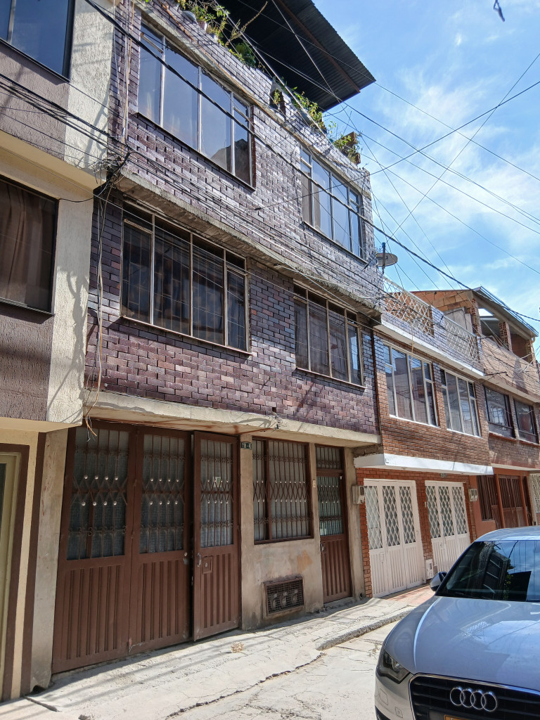 Casa en venta en Villa Maria, Bogotá · foto 2 de 23