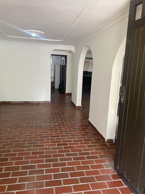 Casa de 5 alcobas en venta en Los Andes B - La Riviera, Cali, 180 m² · foto 9 de 19