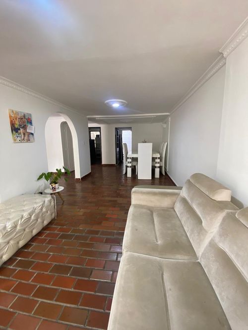 Casa de 5 alcobas en venta en Los Andes B - La Riviera, Cali, 180 m² · foto 11 de 19