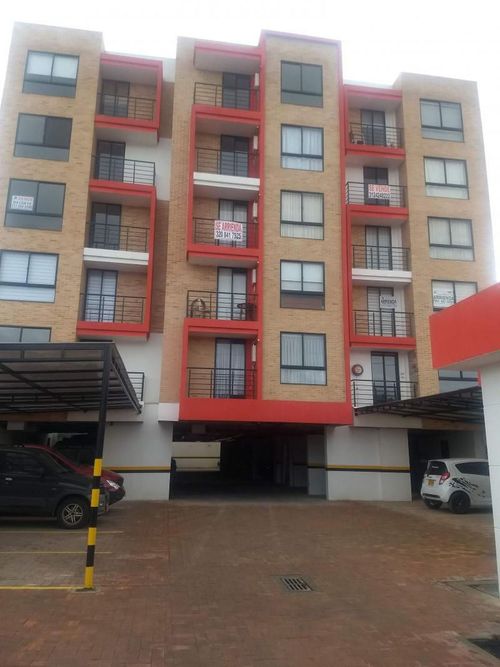 Apartamento en venta en Laura Vicuña, Chía · foto 2 de 23