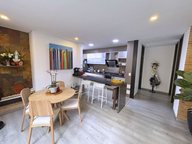 Apartamento de 2 alcobas en venta en Chico, Bogotá, 82 m² · foto 3 de 16