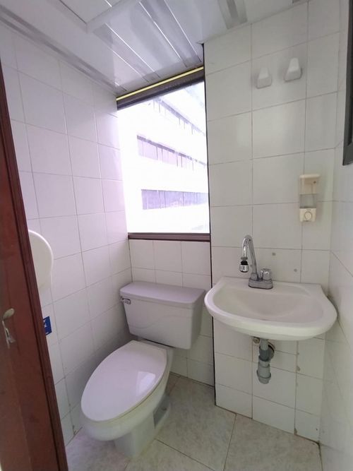 Consultorio en venta en Los Cambulos, Cali, 20 m² · foto 16 de 20