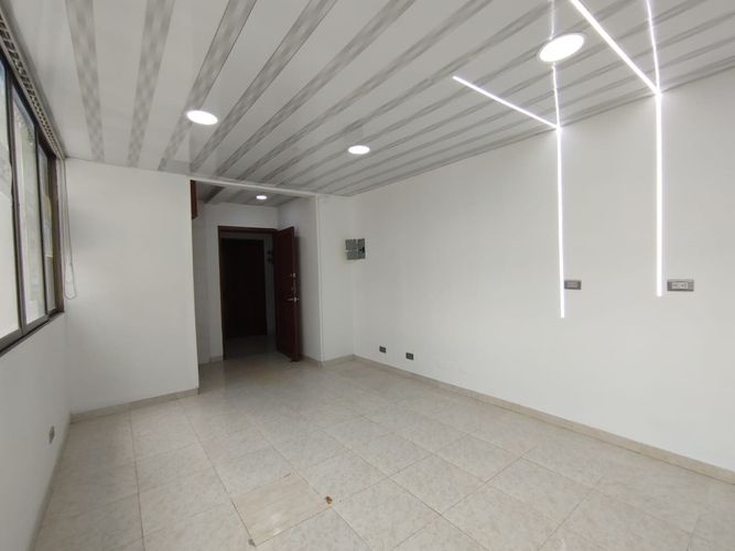 Consultorio en venta en Los Cambulos, Cali, 20 m² · foto 18 de 20
