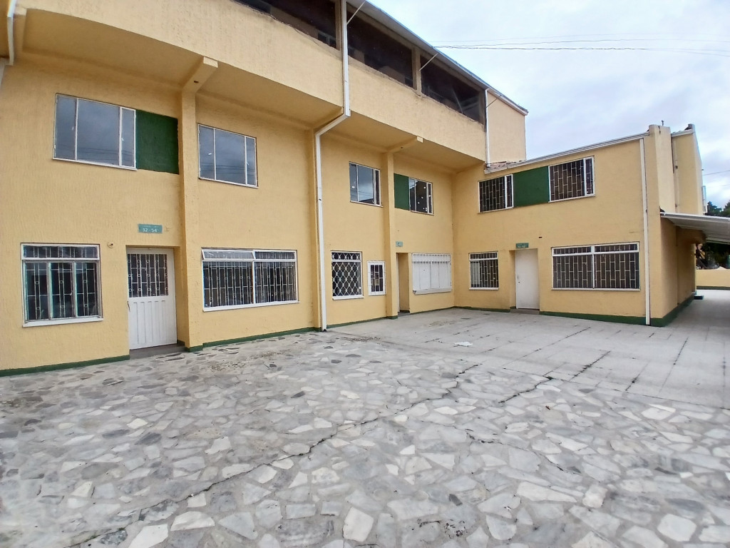 Casa en venta en Villa Mayor, Bogotá · foto 2 de 18