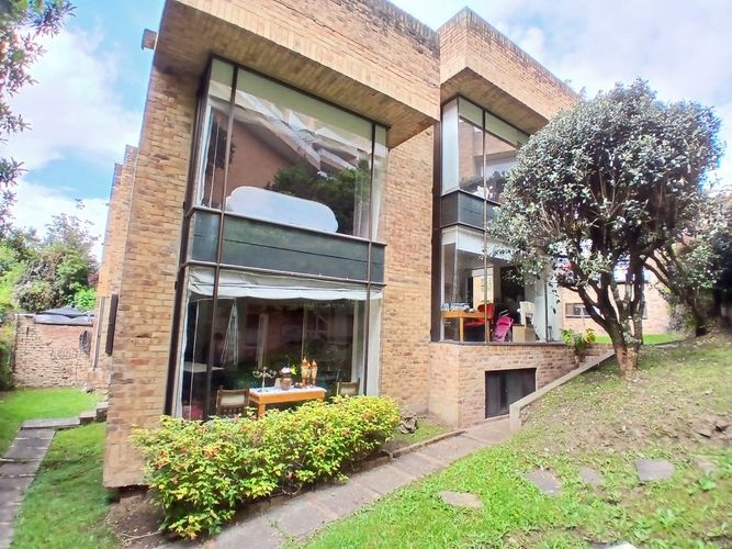 Casa de 4 alcobas en venta en Sotileza, Bogotá, 426 m² · foto 2 de 24