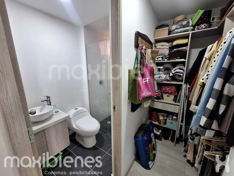 Apartamento en venta en Suramérica, La Estrella · foto 9 de 12