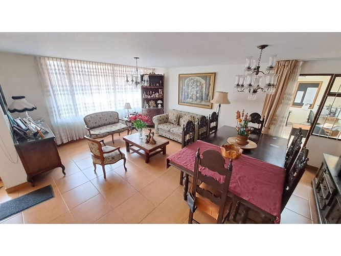 Casa de 4 alcobas en venta en El Batán, Bogotá, 227 m² · foto 7 de 24