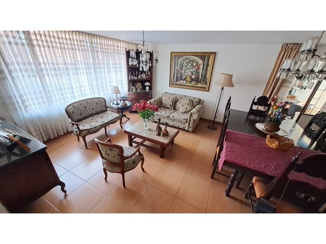 Casa de 4 alcobas en venta en El Batán, Bogotá, 227 m² · foto 9 de 24