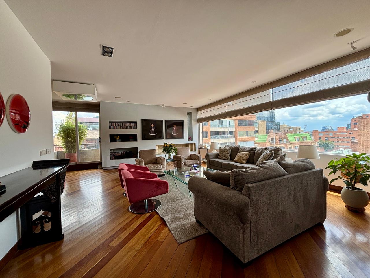 Apartamento en venta en El Chico, Bogotá · foto 3 de 24