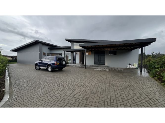 Casa de 3 alcobas en venta en Santa Elena, El Retiro, 392 m² · foto 5 de 20