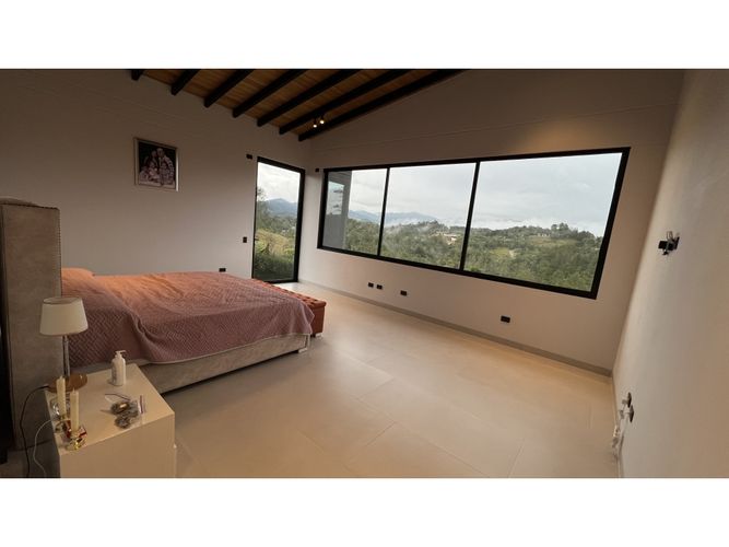 Casa de 3 alcobas en venta en Santa Elena, El Retiro, 392 m² · foto 10 de 20