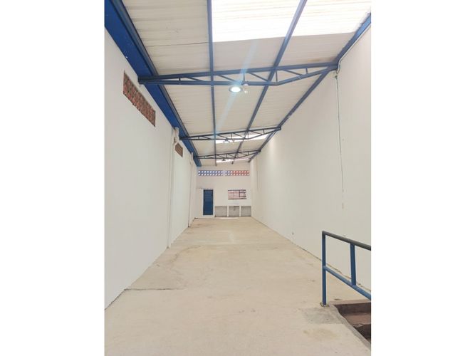 Bodega en arriendo en Naranjal, Medellín, 110 m² · foto 5 de 9