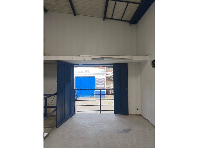 Bodega en arriendo en Naranjal, Medellín, 110 m² · foto 7 de 9