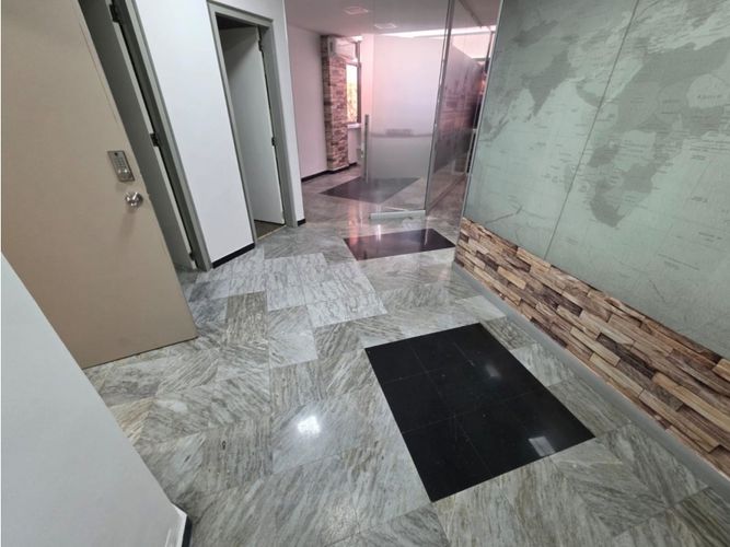 Oficina en arriendo en El Poblado, Medellín, 60 m² · foto 3 de 11