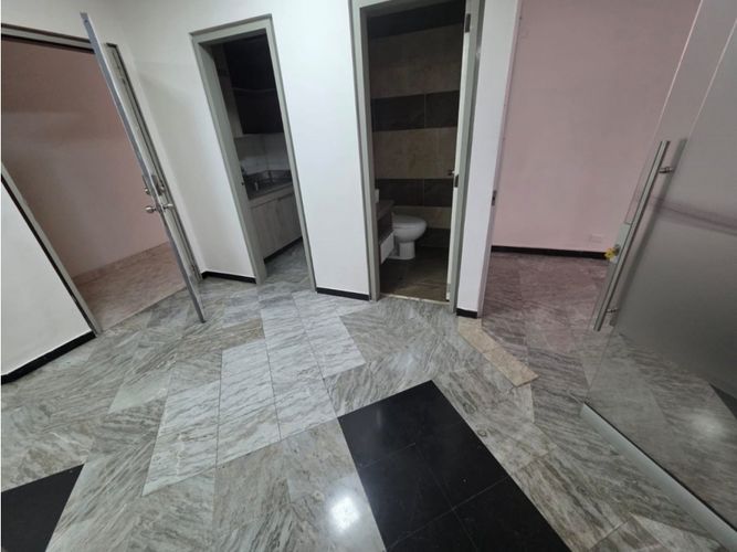 Oficina en arriendo en El Poblado, Medellín, 60 m² · foto 8 de 11