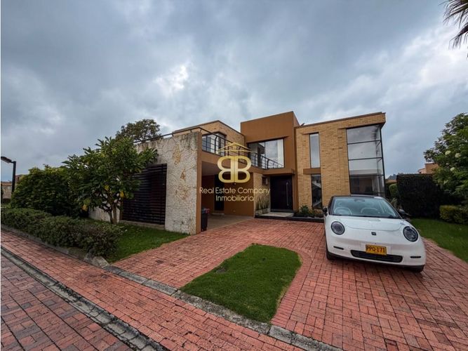 Casa de 4 alcobas en arriendo en Canelon Centro, Cajicá, 350 m² · foto 4 de 24