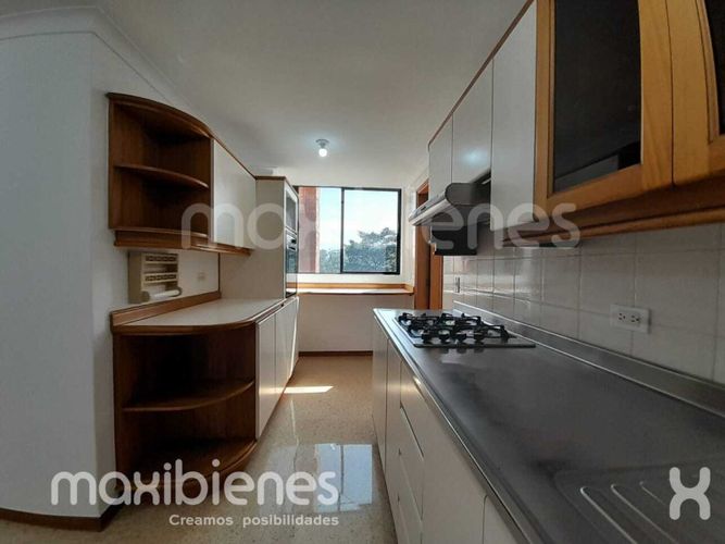 Apartamento de 3 alcobas en arriendo en El Diamante No. 2, Medellín, 180 m² · foto 2 de 24