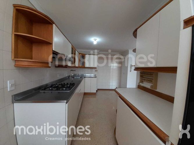 Apartamento de 3 alcobas en arriendo en El Diamante No. 2, Medellín, 180 m² · foto 3 de 24