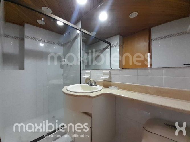 Apartamento de 3 alcobas en arriendo en El Diamante No. 2, Medellín, 180 m² · foto 23 de 24