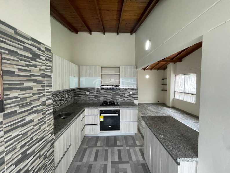 Apartamento en venta en El Poblado, Medellín · foto 3 de 13