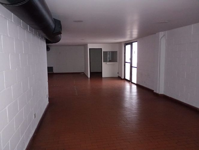 Bodega en arriendo en Los Naranjos, Itagüí, 2950 m² · foto 15 de 20