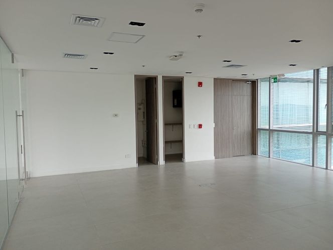 Oficina en arriendo en El Poblado, Medellín, 120 m² · foto 3 de 14