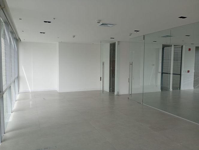 Oficina en arriendo en El Poblado, Medellín, 120 m² · foto 4 de 14