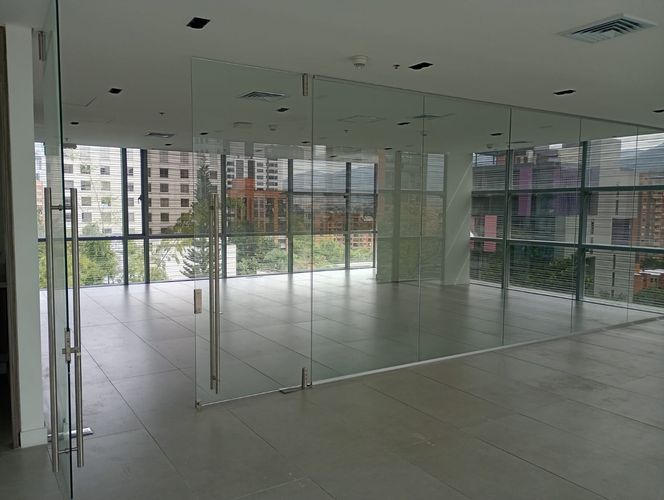 Oficina en arriendo en El Poblado, Medellín, 120 m² · foto 12 de 14