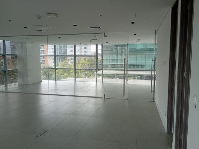 Oficina en arriendo en El Poblado, Medellín, 120 m² · foto 14 de 14