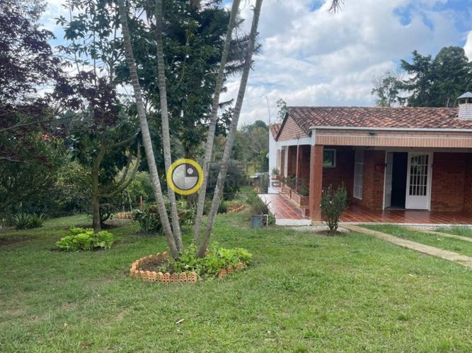 Casa de 3 alcobas en venta en Mesa De Los Santos, Piedecuesta, 150 m² · foto 2 de 24