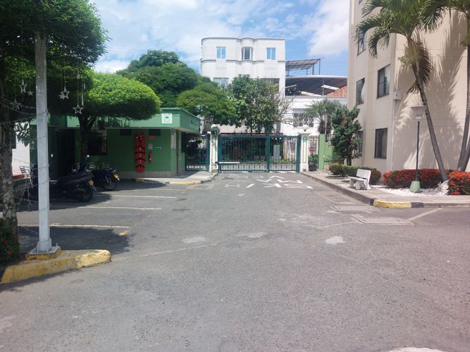Apartamento de 3 alcobas en venta en Altamira, Palmira, 82 m² · foto 5 de 14