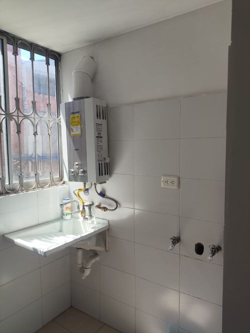 Apartamento de 3 alcobas en venta en Villa Hermosa, Bogotá, 67 m² · foto 7 de 21
