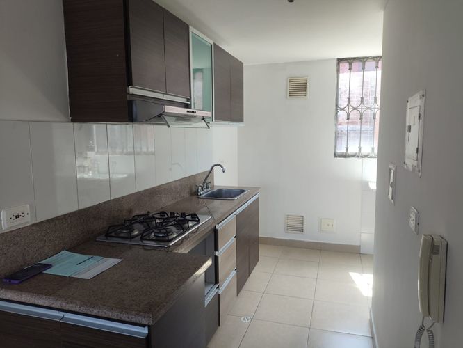 Apartamento de 3 alcobas en venta en Villa Hermosa, Bogotá, 67 m² · foto 6 de 21