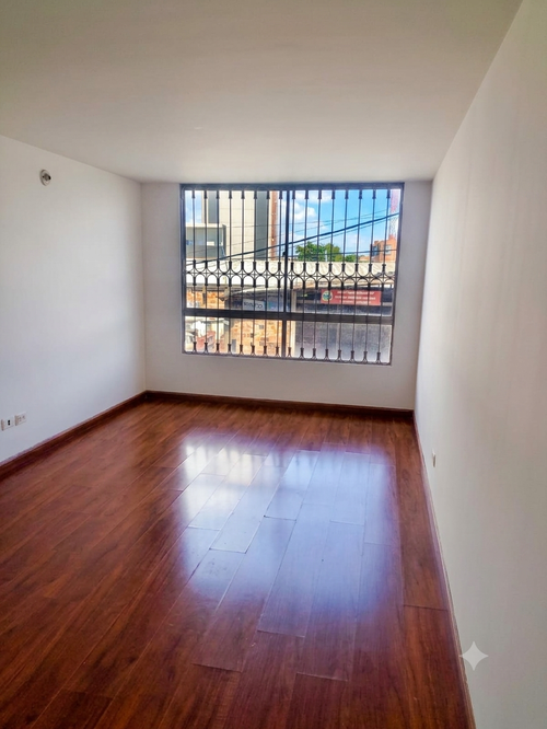 Apartamento de 3 alcobas en venta en Villa Hermosa, Bogotá, 67 m² · foto 2 de 21