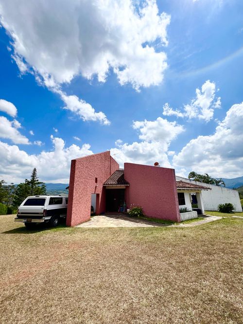 Casa de 4 alcobas en venta en El Carmen, Cali, 290 m² · foto 2 de 18