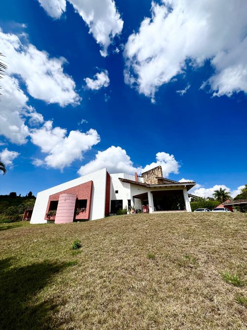 Casa de 4 alcobas en venta en El Carmen, Cali, 290 m² · foto 3 de 18