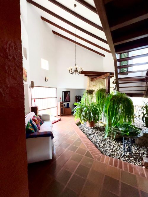 Casa de 4 alcobas en venta en El Carmen, Cali, 290 m² · foto 8 de 18