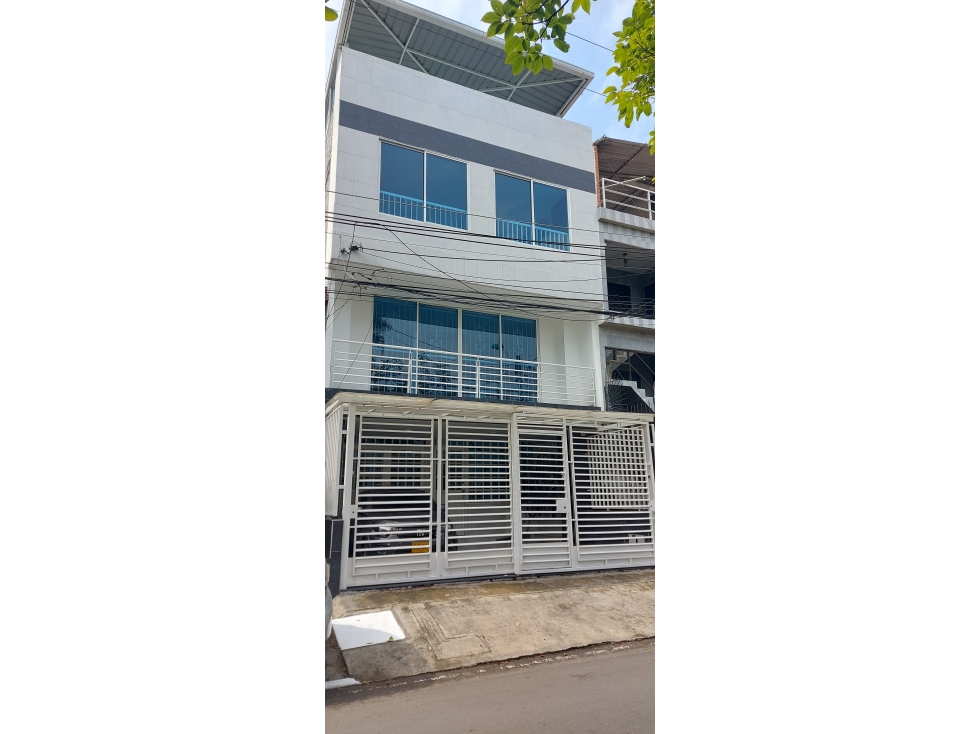 Casa de 9 habitaciones en venta en Cali — imagen 1 de 30