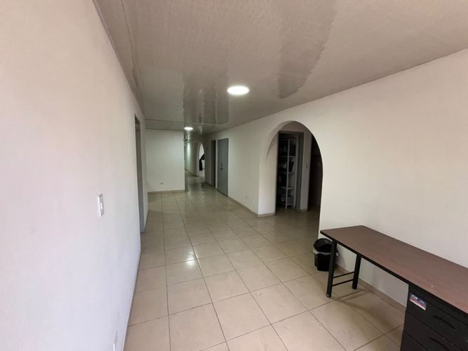 Oficina en venta en San Vicente, Cali, 500 m² · foto 20 de 24